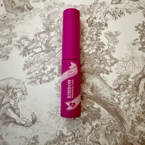 Sephora Favorites Gleamy Dreamy Makeup 7 Piece-Kosas-Refy-Milk-Too Faced-Prada - Picture 8 of 8